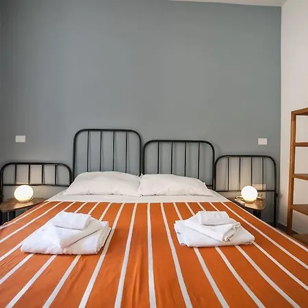 Monti 3 Bedroom Colisseum דירה