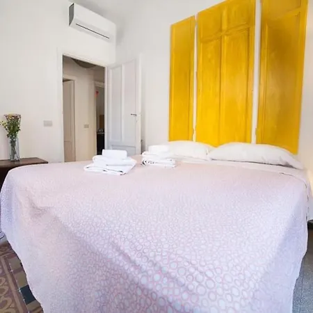 Monti 3 Bedroom Colisseum דירה