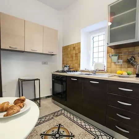 Monti 3 Bedroom Colisseum Appartement Rome
